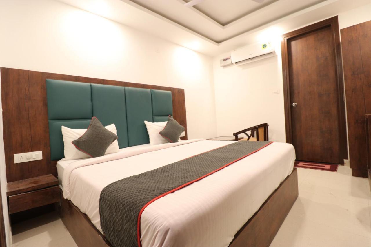 Hotel Krone A Family Hotel Near Igi Airport Delhi Neu-Delhi Exterior foto