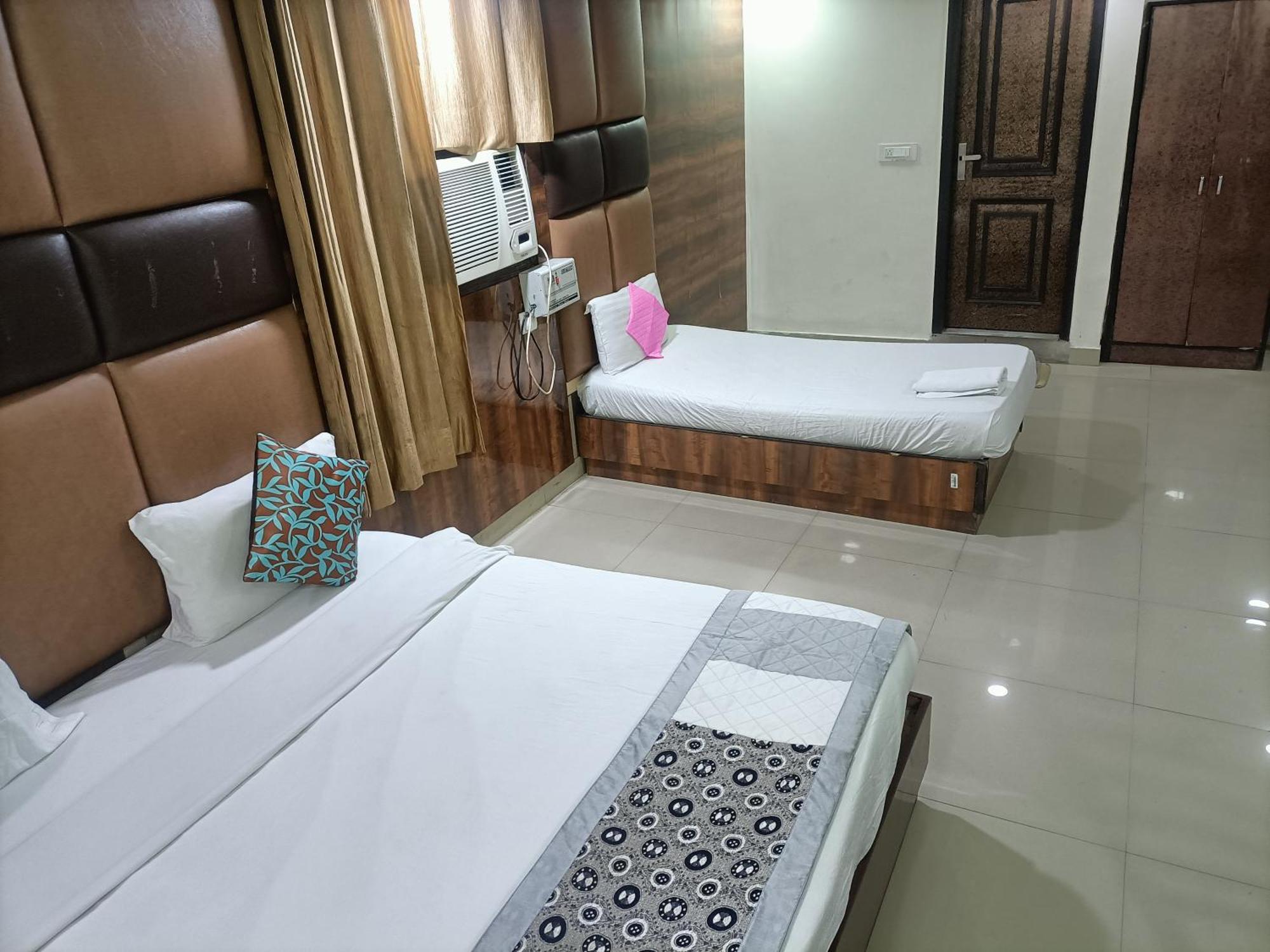 Hotel Krone A Family Hotel Near Igi Airport Delhi Neu-Delhi Exterior foto