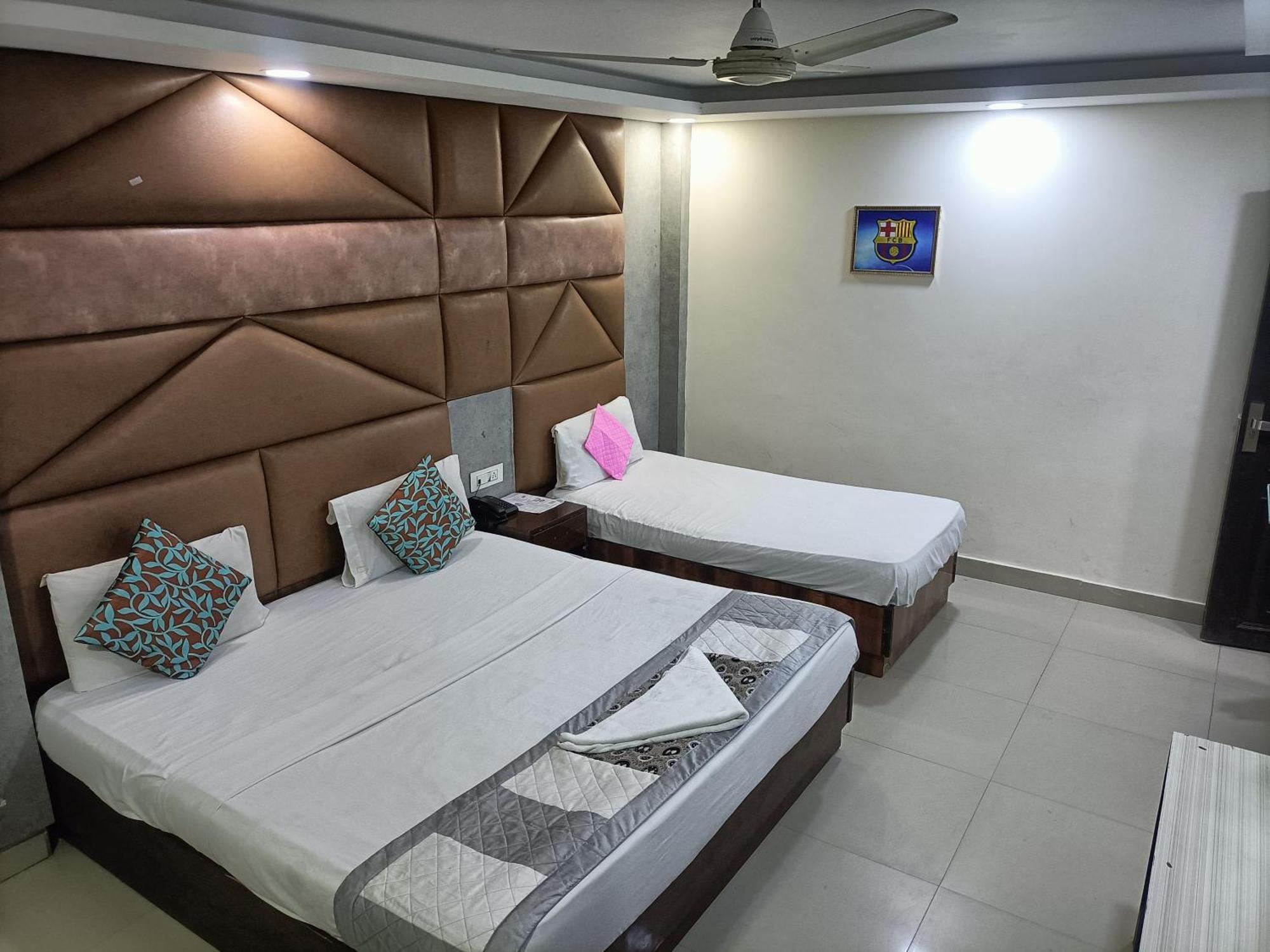 Hotel Krone A Family Hotel Near Igi Airport Delhi Neu-Delhi Exterior foto