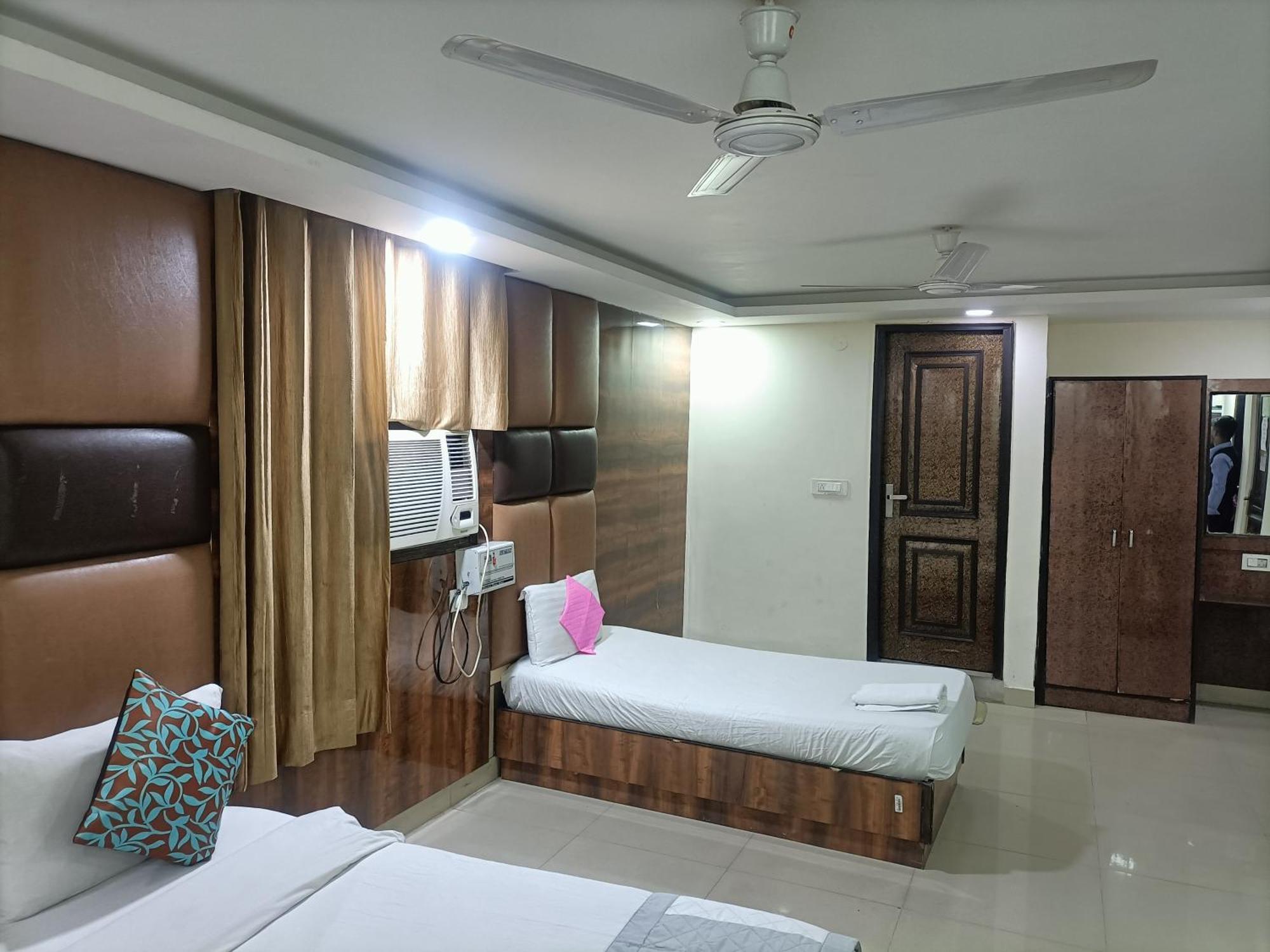 Hotel Krone A Family Hotel Near Igi Airport Delhi Neu-Delhi Exterior foto